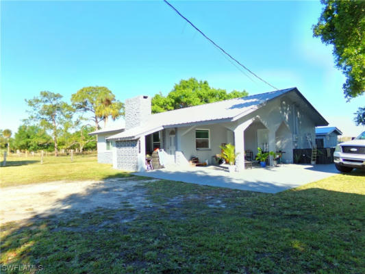 8678 COUNTY RD 78, LABELLE, FL 33935, photo 4 of 39